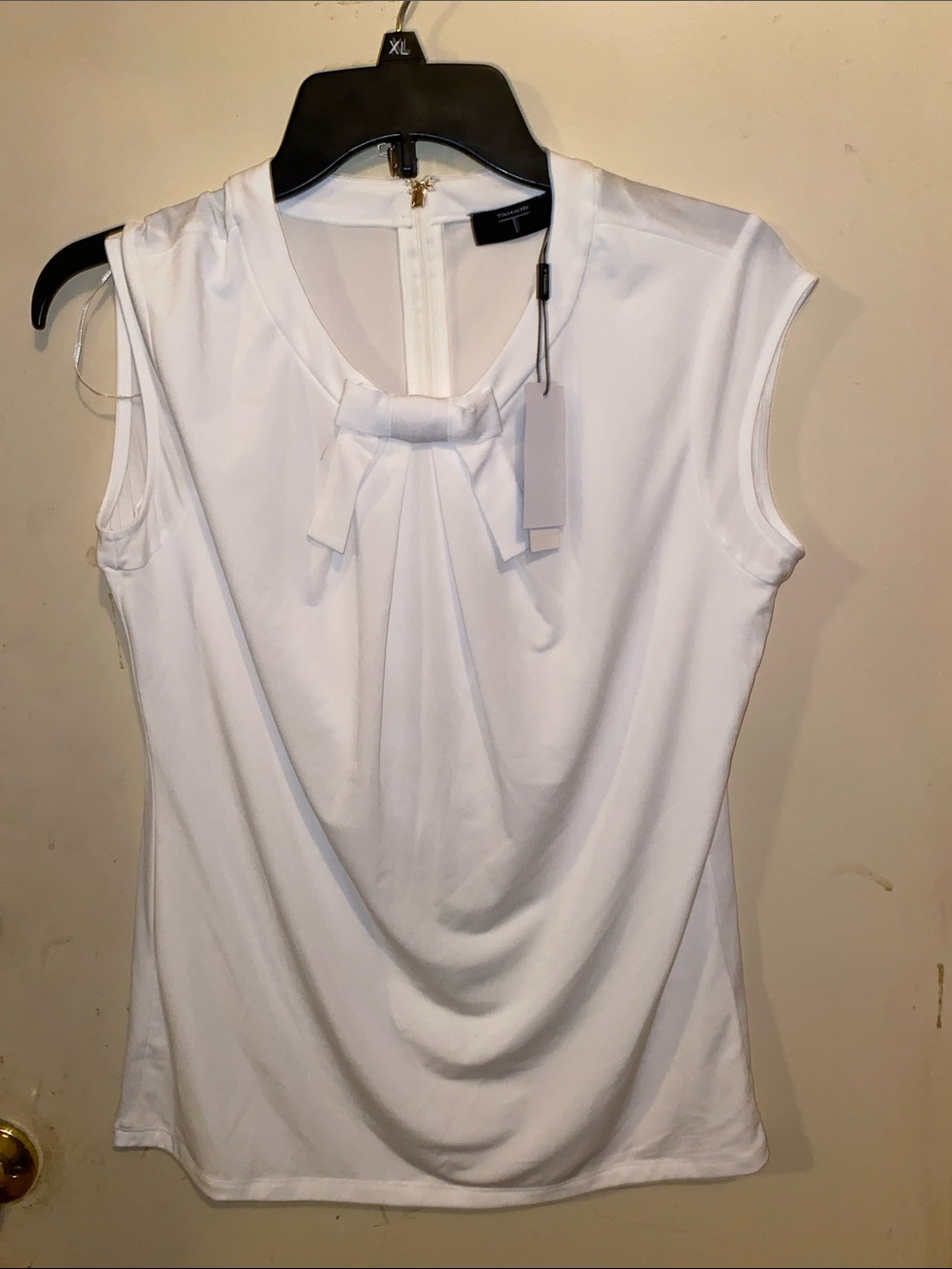 NWT Tahari White Sleeveless Bow-Neck Camisole Small